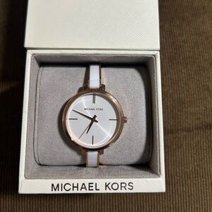 Brand New Michael Kors Women's Jaryn Quartz White Dial Ladies Watch MK4342.